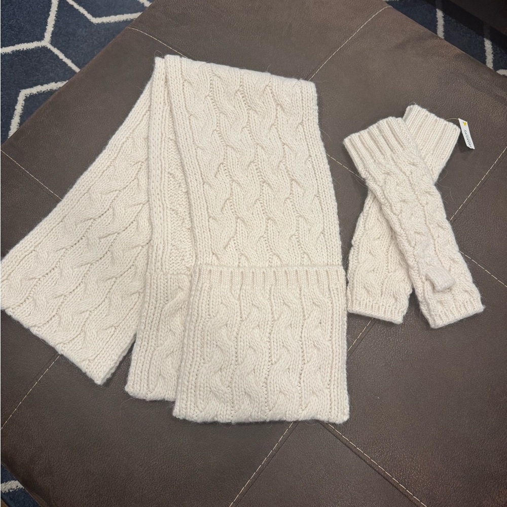 NWT Kate Spade Saturday Cable Knit Scarf and Fingerless Glove Set